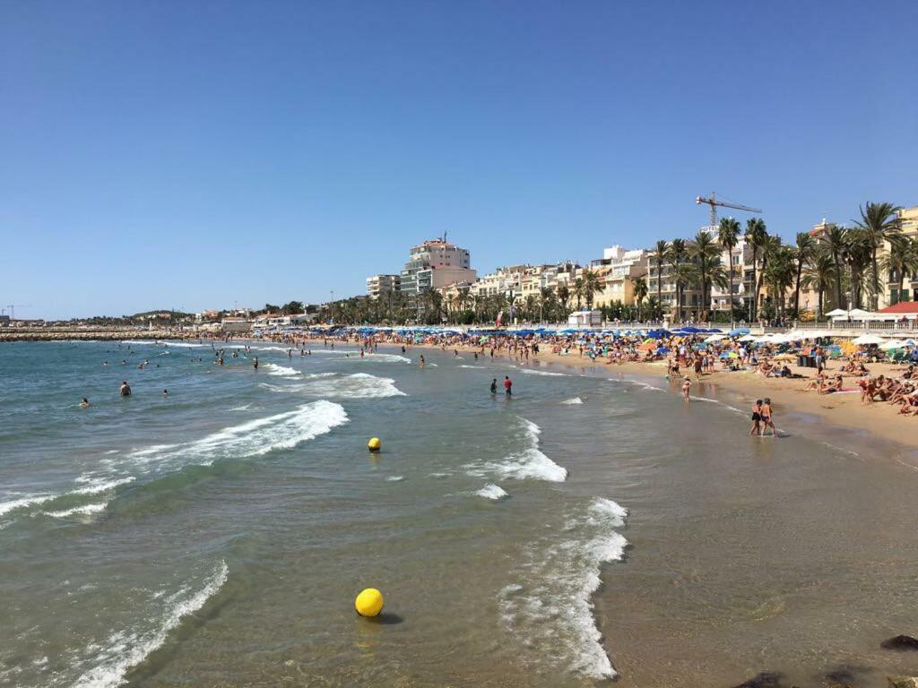 Sunny Flat In Sitges 30 Seconds To Beach, Balcony & Sea Views! מראה חיצוני תמונה
